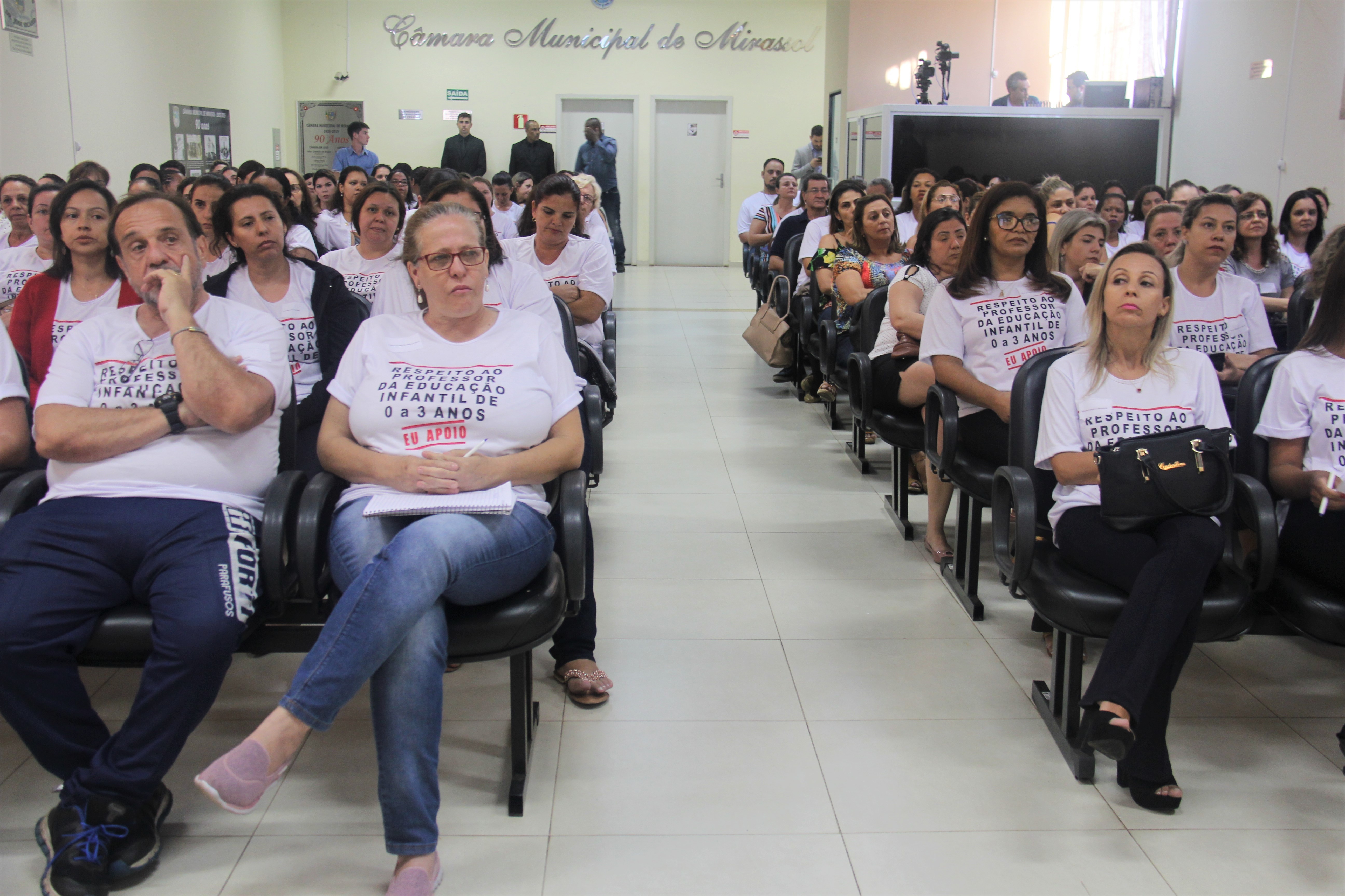 Servidores participaram, no ano passado, de audiências públicas que discutiam a reestruturação